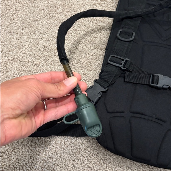 KMS Hydration Backpack - Picture 4 of 7